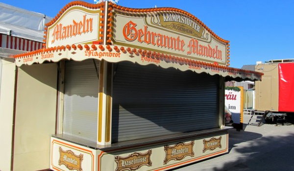 Herbstfest Aufbau – 20.08.2012 Ab heute dürften die ersten Schausteller eintreffen, die bis zum gestrigen Sonntag auf anderen Volksfesten in Bayern gespielt haben. Da sich seit Samstag nicht sehr viel getan hat, gibt es...